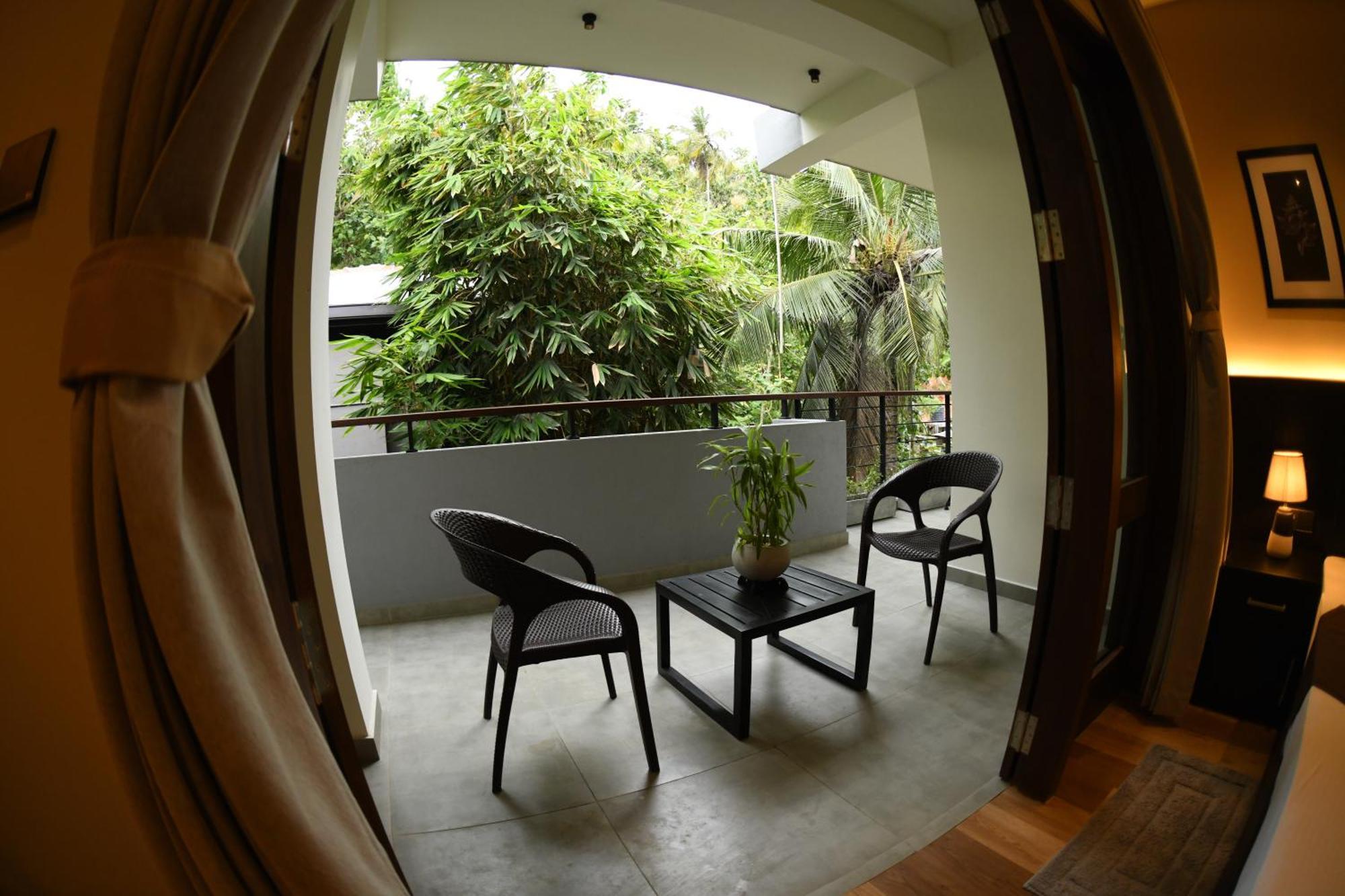 Hotel Hiriketiya 3*